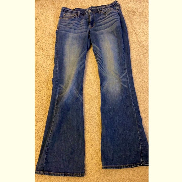 Signature modern boot cut jeans! - Picture 1 of 2